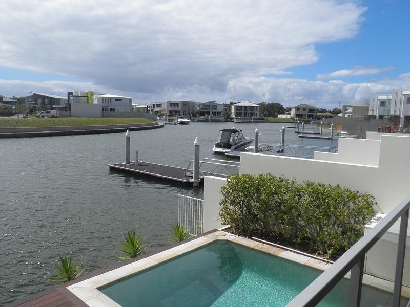 2/5 South Quay Drive, Biggera Waters QLD 4216