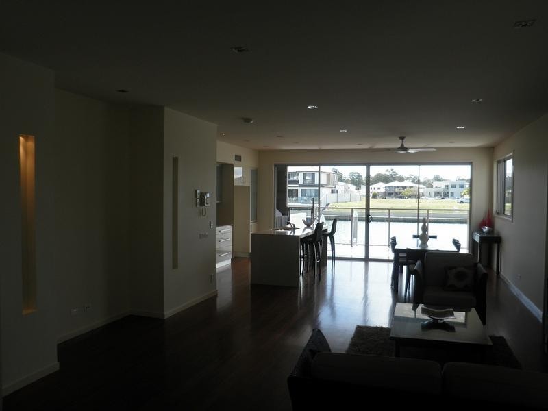 2/5 South Quay Drive, Biggera Waters QLD 4216