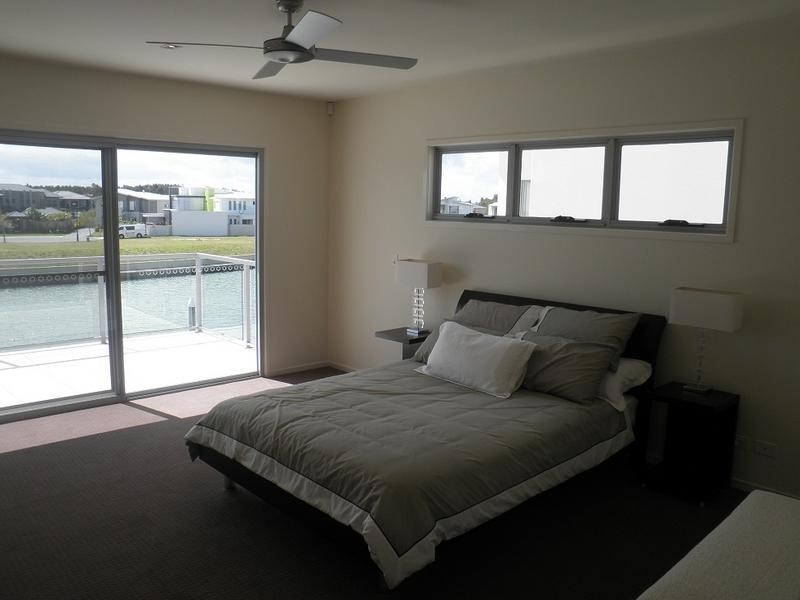 2/5 South Quay Drive, Biggera Waters QLD 4216