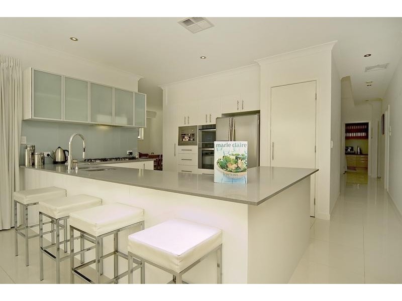 2549 Gowrie Way, Hope Island QLD 4212