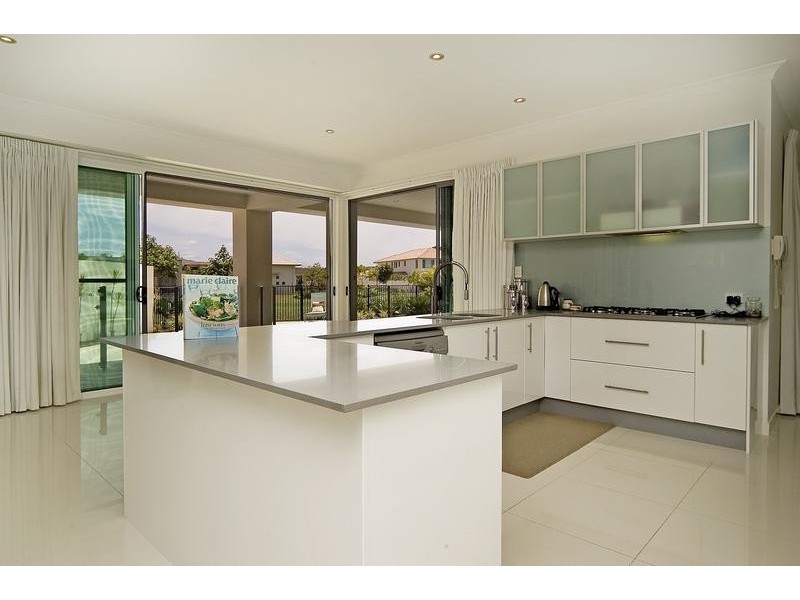 2549 Gowrie Way, Hope Island QLD 4212
