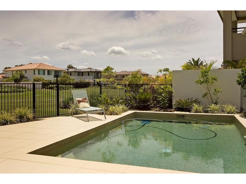 2549 Gowrie Way, Hope Island QLD 4212