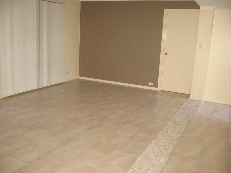 10 EINGANA ST, Hope Island QLD 4212