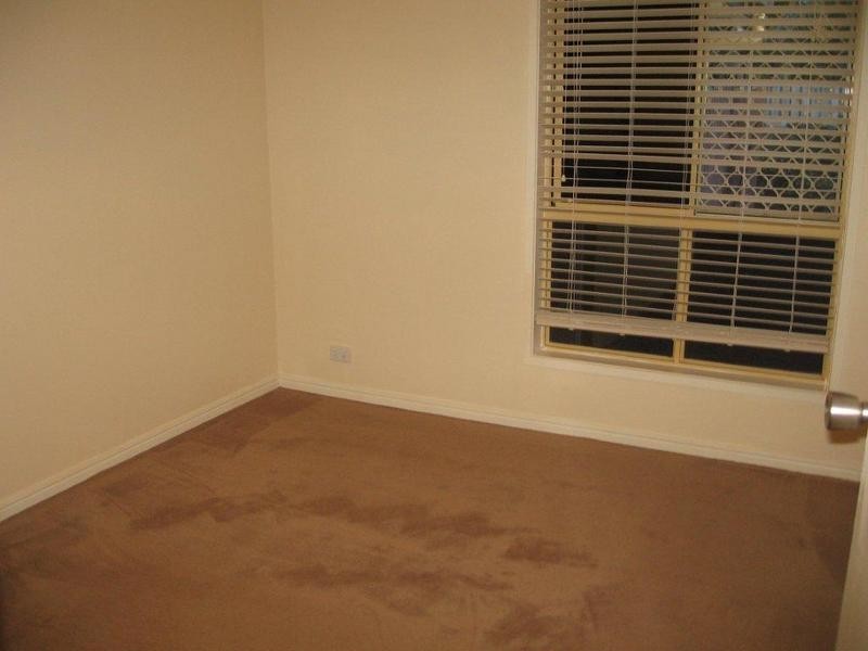 10 EINGANA ST, Hope Island QLD 4212