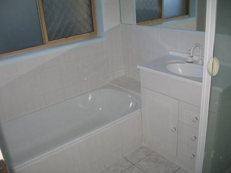 10 EINGANA ST, Hope Island QLD 4212