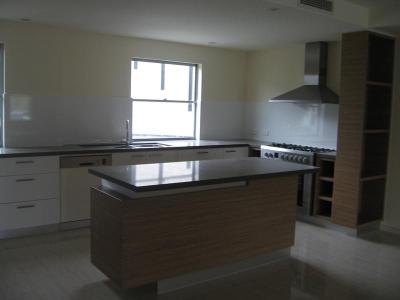 103 John Lund Drive, Hope Island QLD 4212