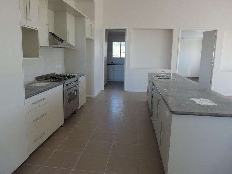 26 Douglas Crescent, Rural View QLD 4740