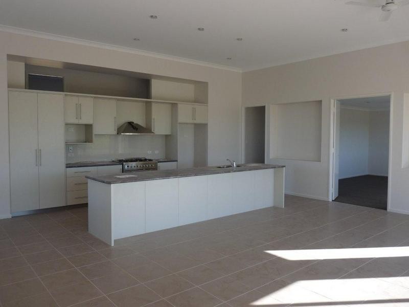 26 Douglas Crescent, Rural View QLD 4740