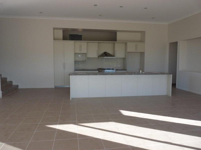 26 Douglas Crescent, Rural View QLD 4740