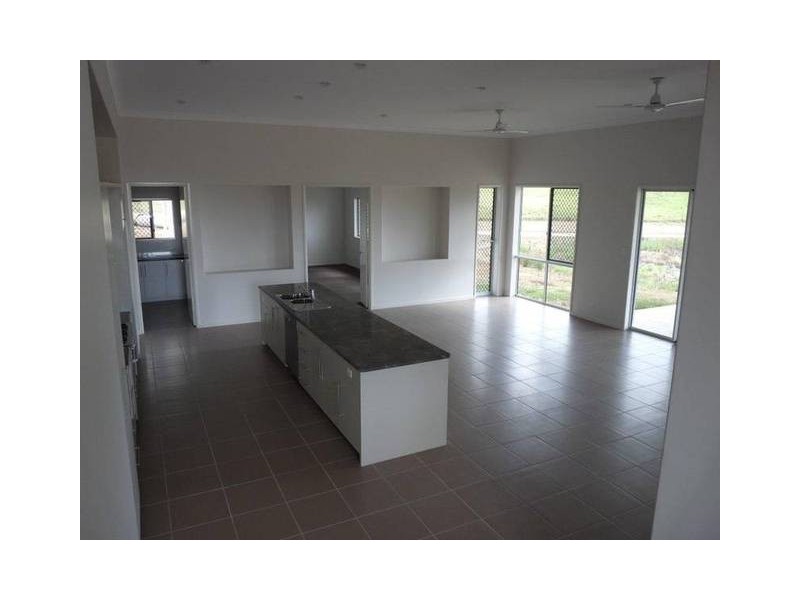 26 Douglas Crescent, Rural View QLD 4740