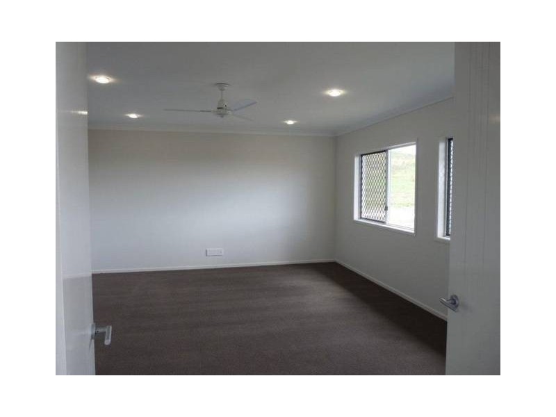 26 Douglas Crescent, Rural View QLD 4740