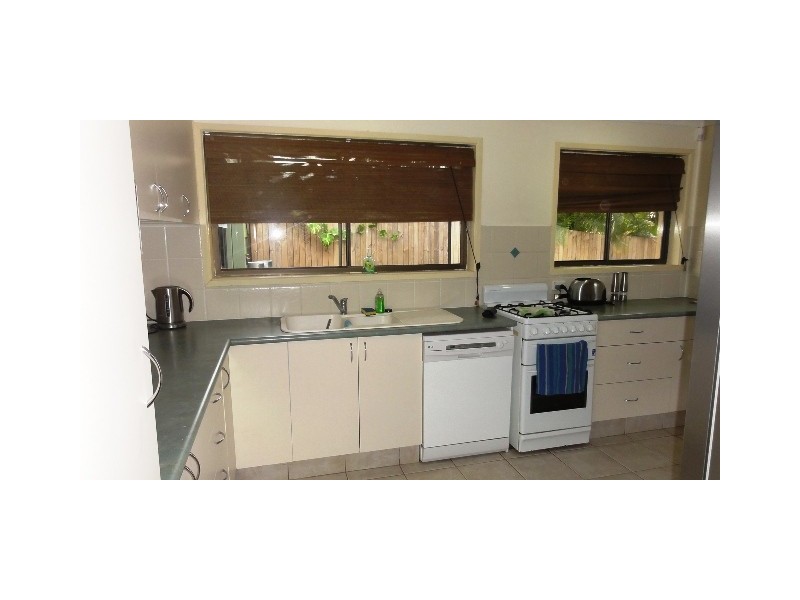 9 EINGANA ST, Hope Island QLD 4212