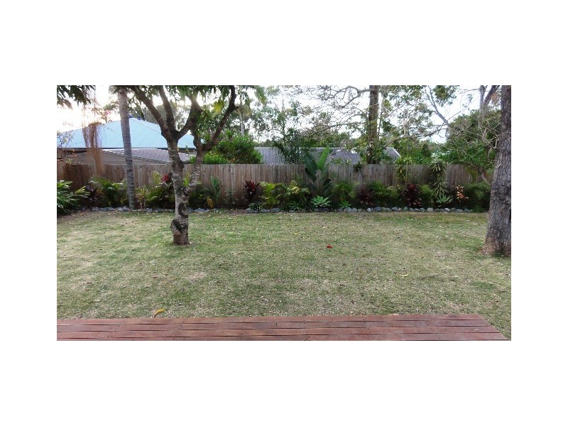 9 EINGANA ST, Hope Island QLD 4212