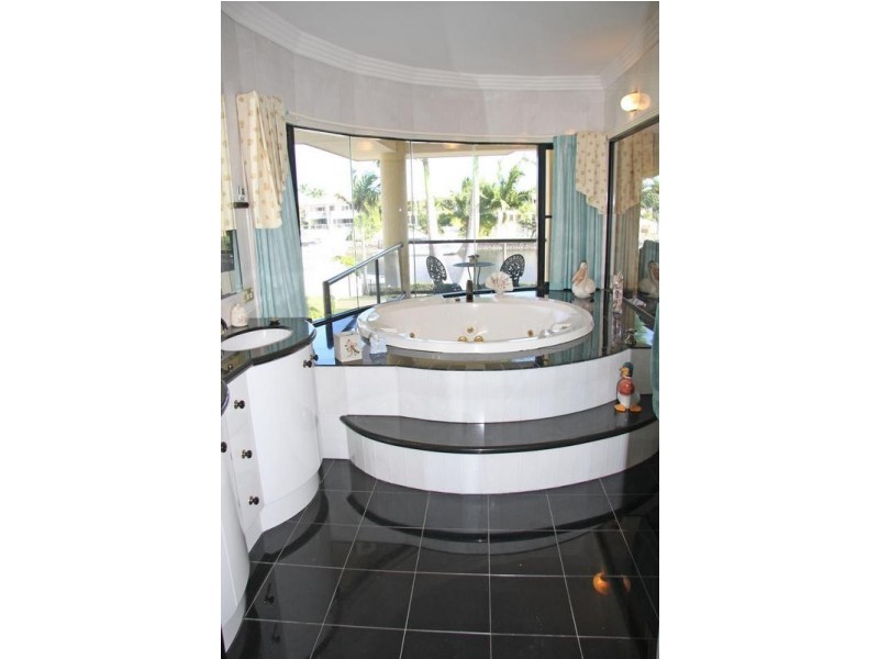 1157 Rosebank Way, Hope Island QLD 4212