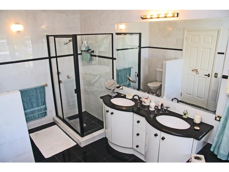 1157 Rosebank Way, Hope Island QLD 4212