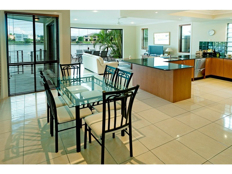 14 Windchimes Way, Oyster Cove, Helensvale QLD 4212