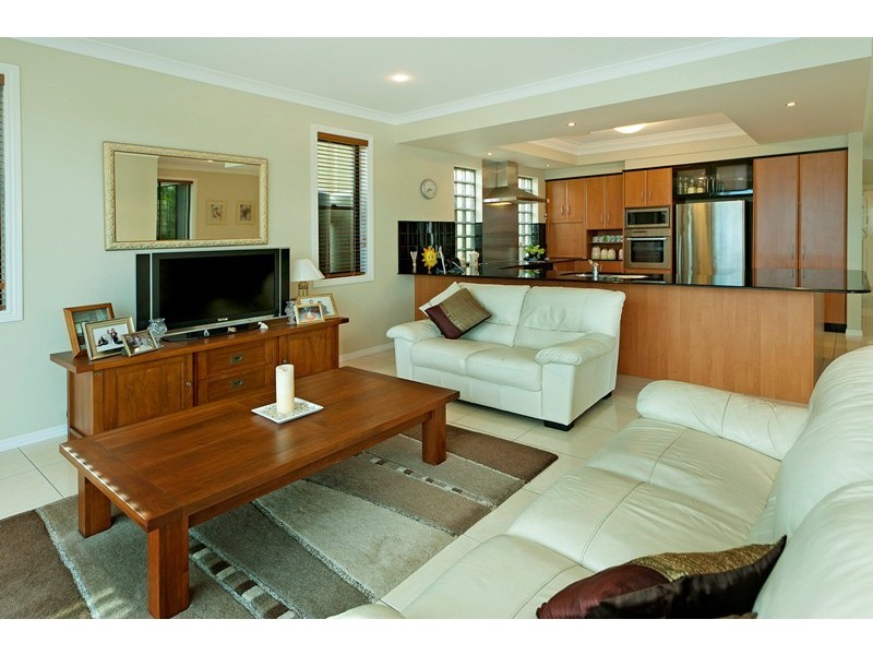 14 Windchimes Way, Oyster Cove, Helensvale QLD 4212