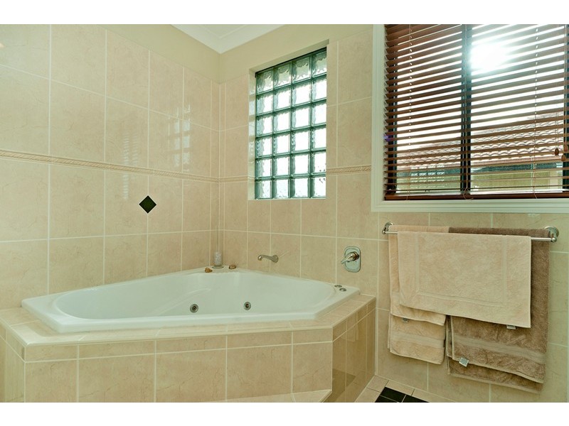 14 Windchimes Way, Oyster Cove, Helensvale QLD 4212