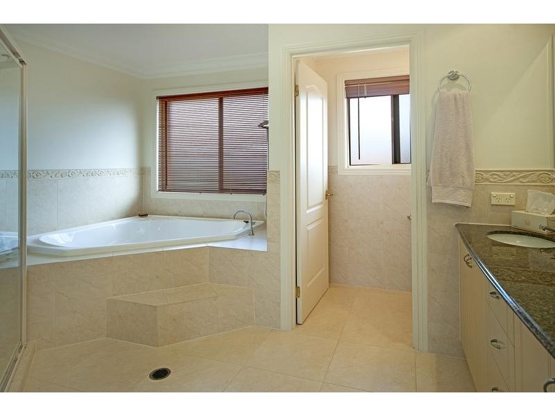 5 Windchimes Way, Helensvale QLD 4212