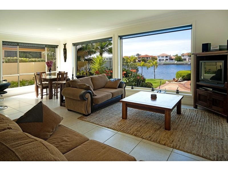 5 Windchimes Way, Helensvale QLD 4212