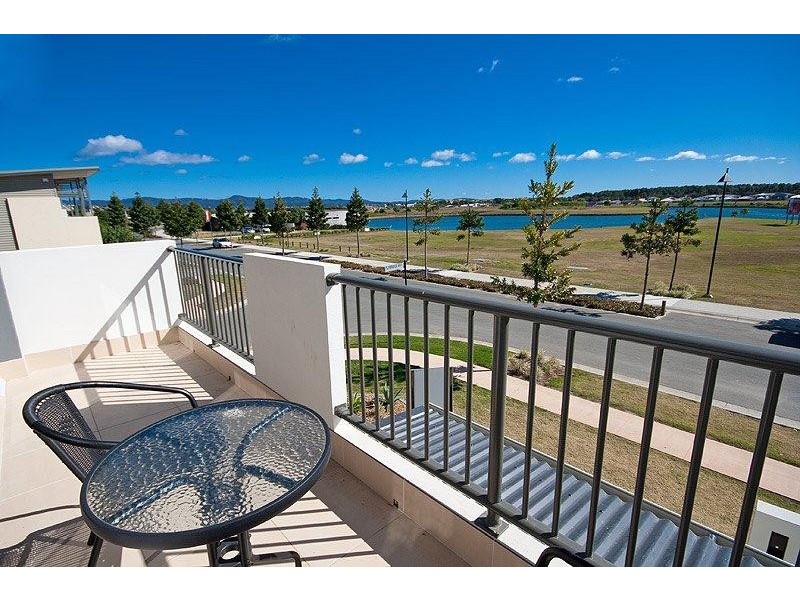 26 Cova Boulevard, Hope Island QLD 4212