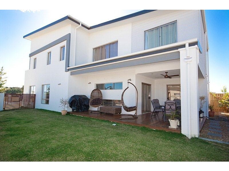 26 Cova Boulevard, Hope Island QLD 4212