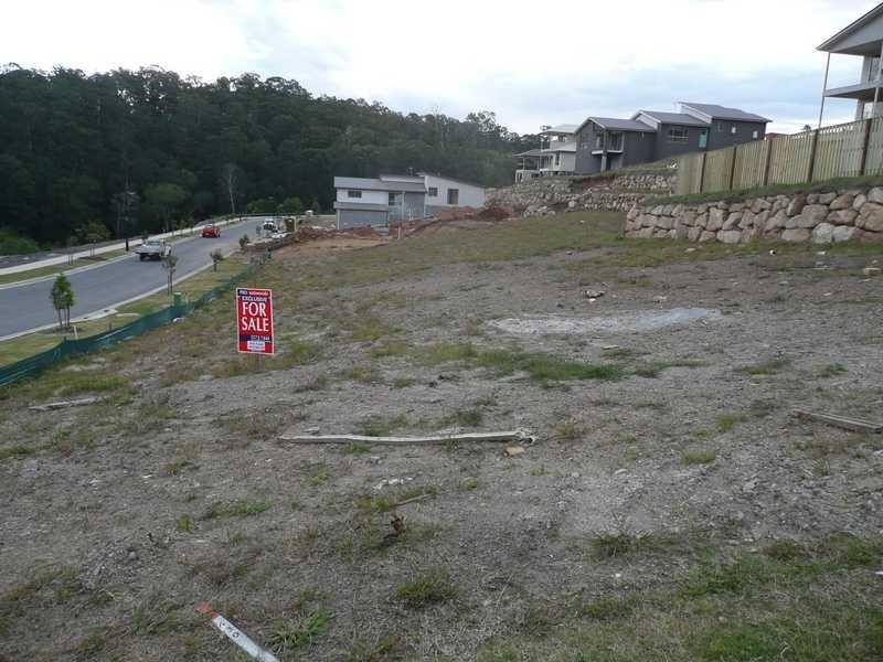 9/2 Maslin Chase, Pacific Pines QLD 4211