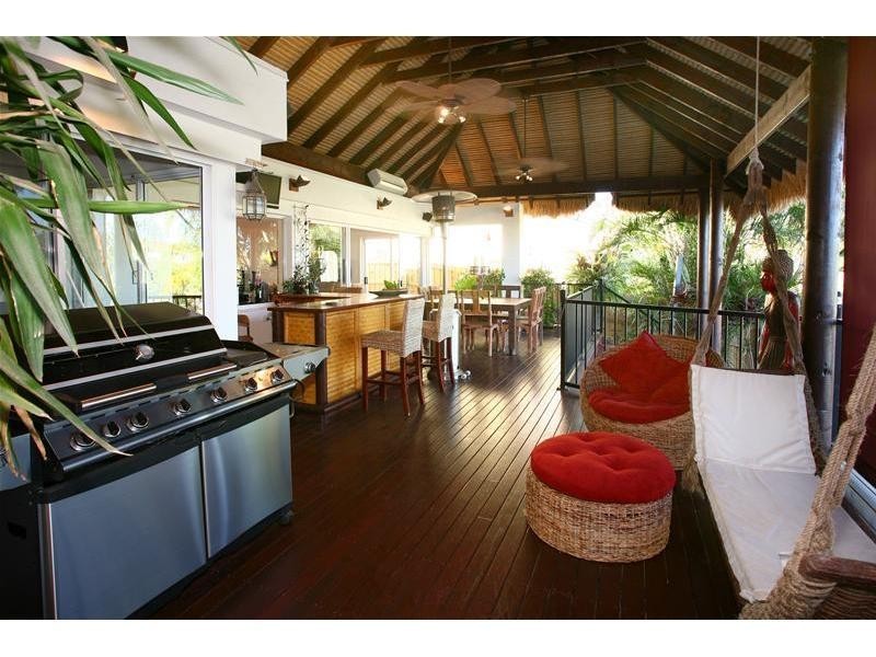 14 Roderick Court, Benowa QLD 4217