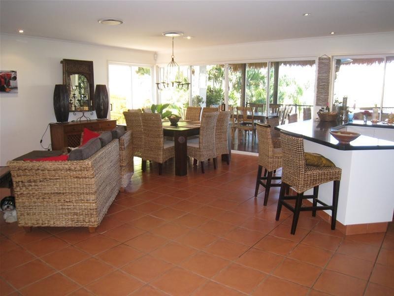 14 Roderick Court, Benowa QLD 4217