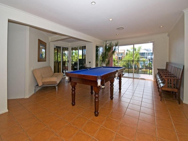 14 Roderick Court, Benowa QLD 4217
