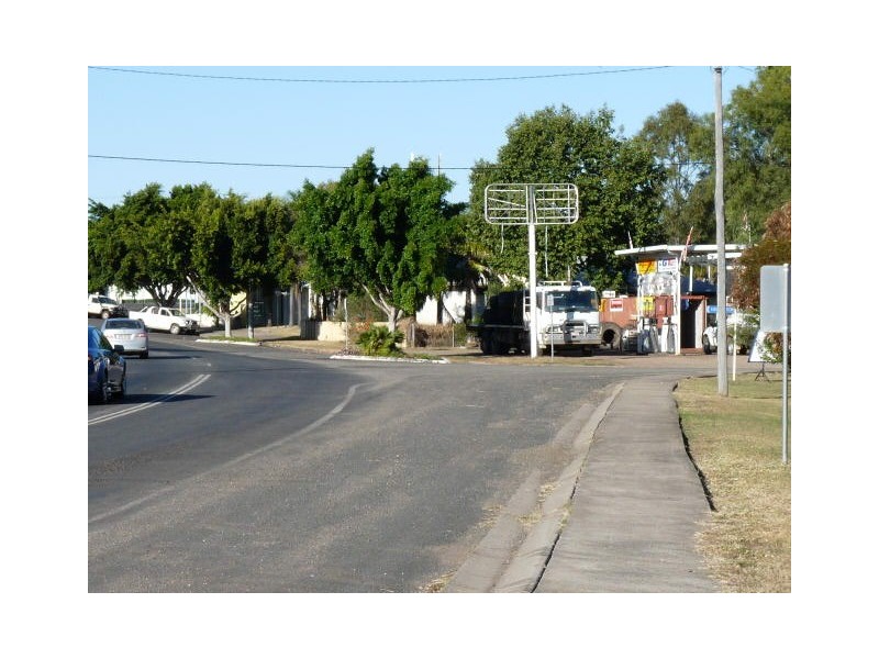 19 Eclipse Street, Springsure QLD 4722