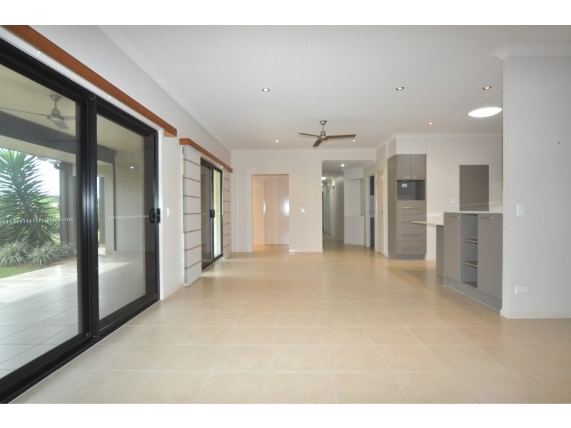 11 Coach Way, Coomera QLD 4209