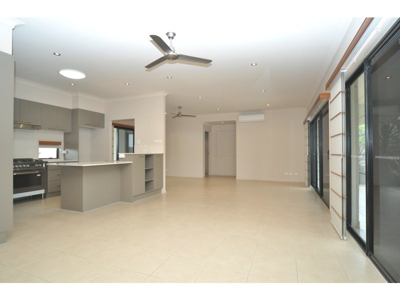 11 Coach Way, Coomera QLD 4209