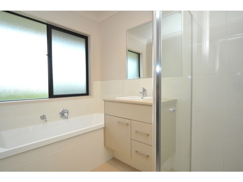 11 Coach Way, Coomera QLD 4209