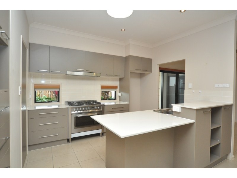 11 Coach Way, Coomera QLD 4209