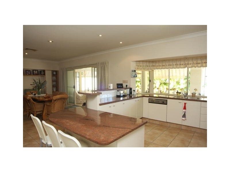 1607 Richmond Court, Hope Island QLD 4212