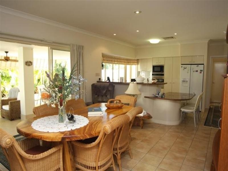 1607 Richmond Court, Hope Island QLD 4212