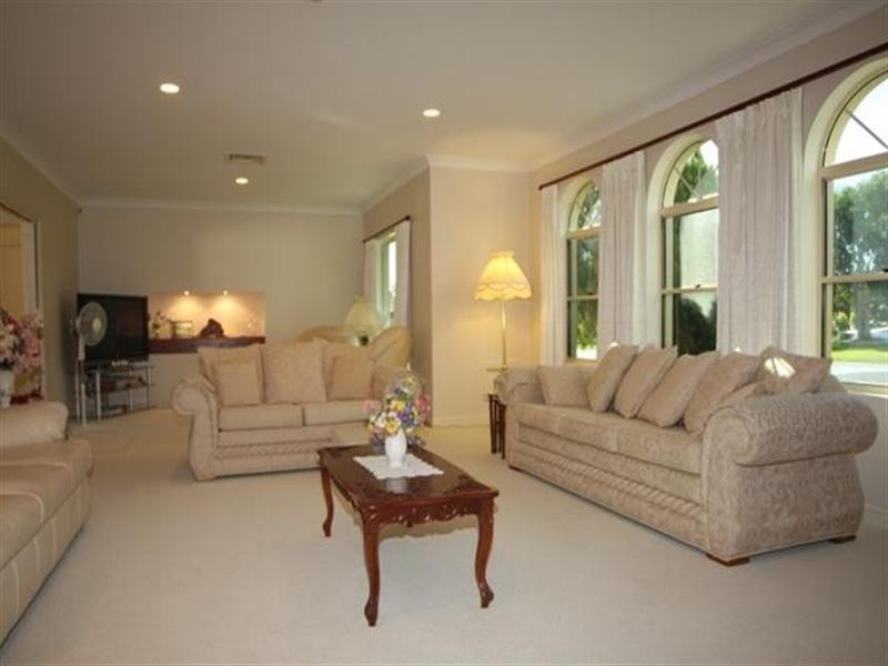 1607 Richmond Court, Hope Island QLD 4212