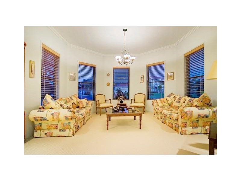 1621 Rosebank Way, Hope Island QLD 4212