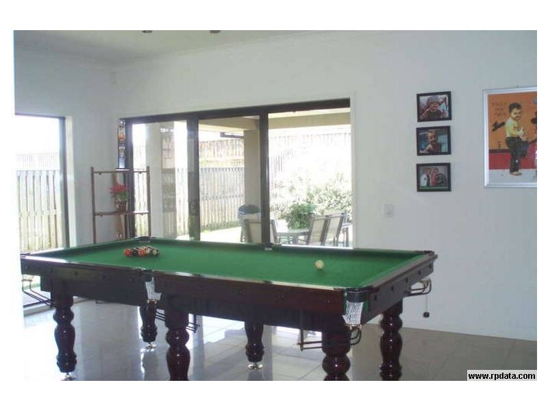 19 Ontario Crt, Oxenford QLD 4210