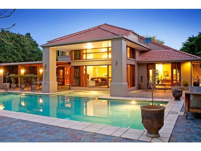 8202 Magnolia Drive, Hope Island QLD 4212