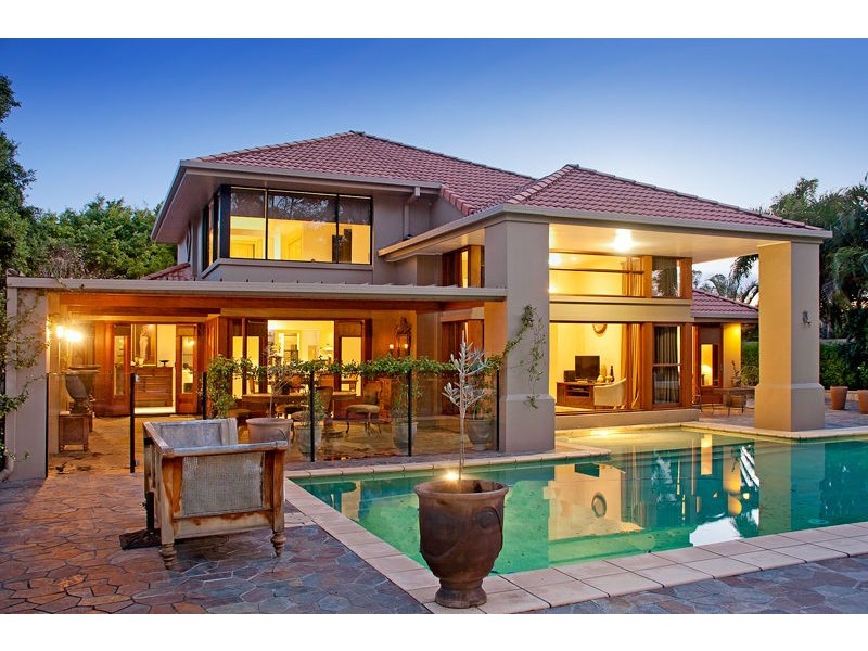 8202 Magnolia Drive, Hope Island QLD 4212