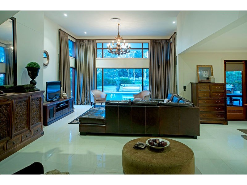 8202 Magnolia Drive, Hope Island QLD 4212