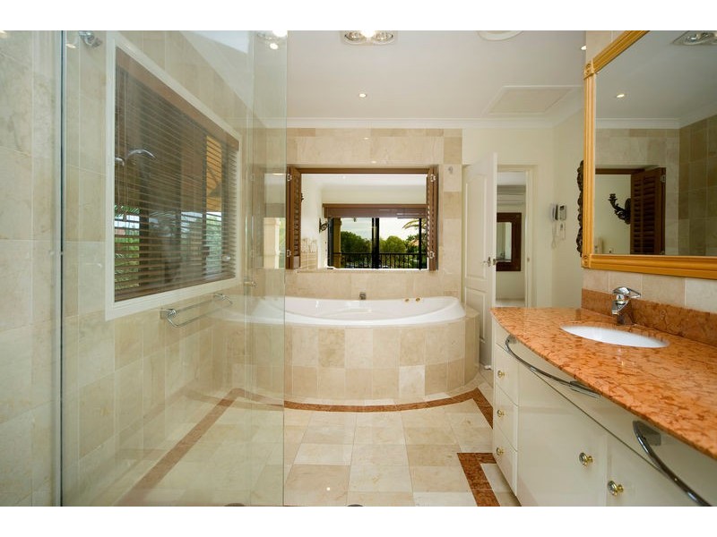 1609 Richmond Court, Hope Island QLD 4212