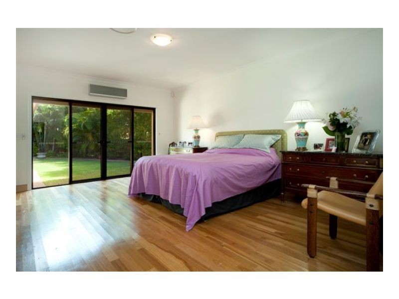 3152 Riverleigh Drive, Hope Island QLD 4212