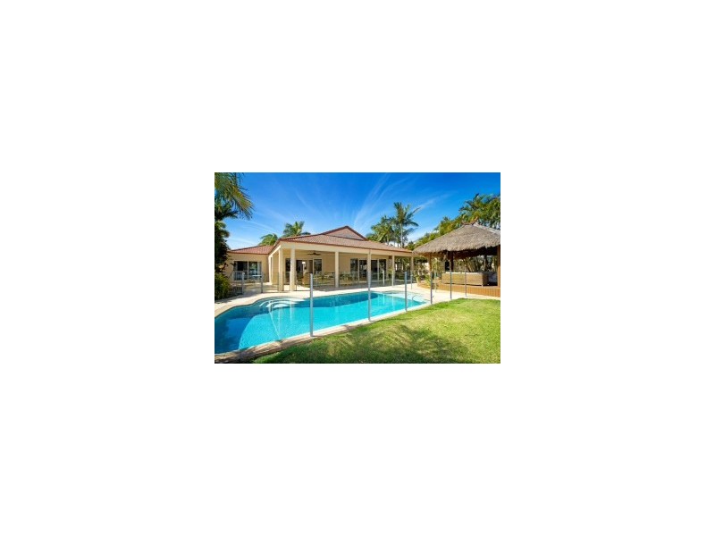1097 Beechwood Drive, Hope Island QLD 4212