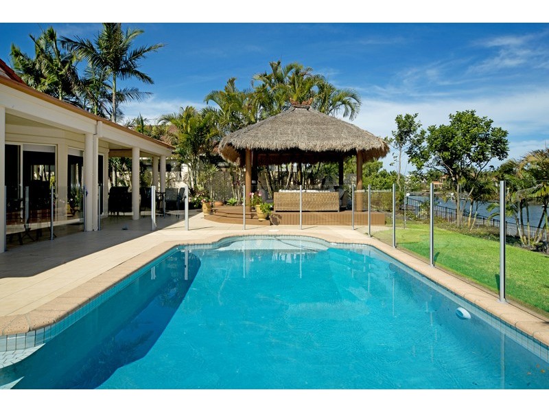 1097 Beechwood Drive, Hope Island QLD 4212