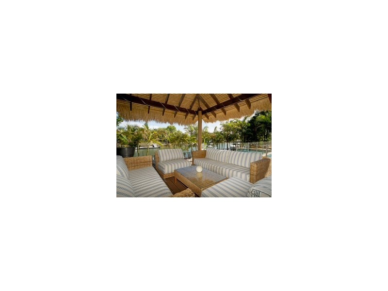 1097 Beechwood Drive, Hope Island QLD 4212