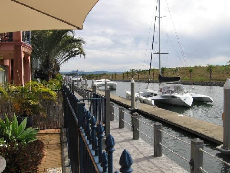 Hope Island QLD 4212