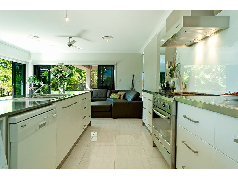 2523 Gracemere Circuit North, Hope Island QLD 4212